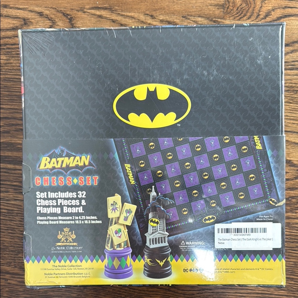 Batman Chess Set - Picture 2 of 2